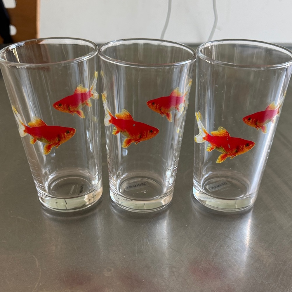 Goldfish Design Glass Set